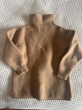 Wilfred | Camel Turtleneck Sweater | XS